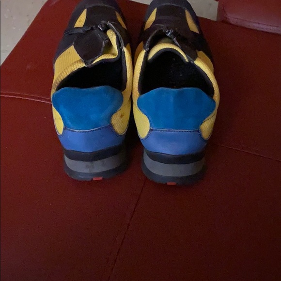 Prada - Picture 3 of 5